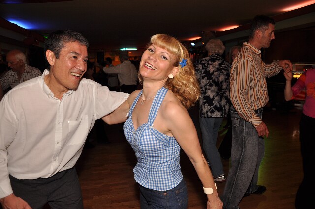 min 2009 05 06 cargo club 794